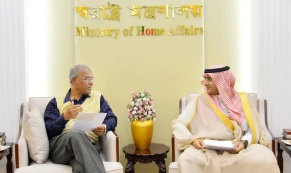 স্বরাষ্ট্র উপদেষ্টার সঙ্গে সৌদি রাষ্ট্রদূতের সাক্ষাৎ